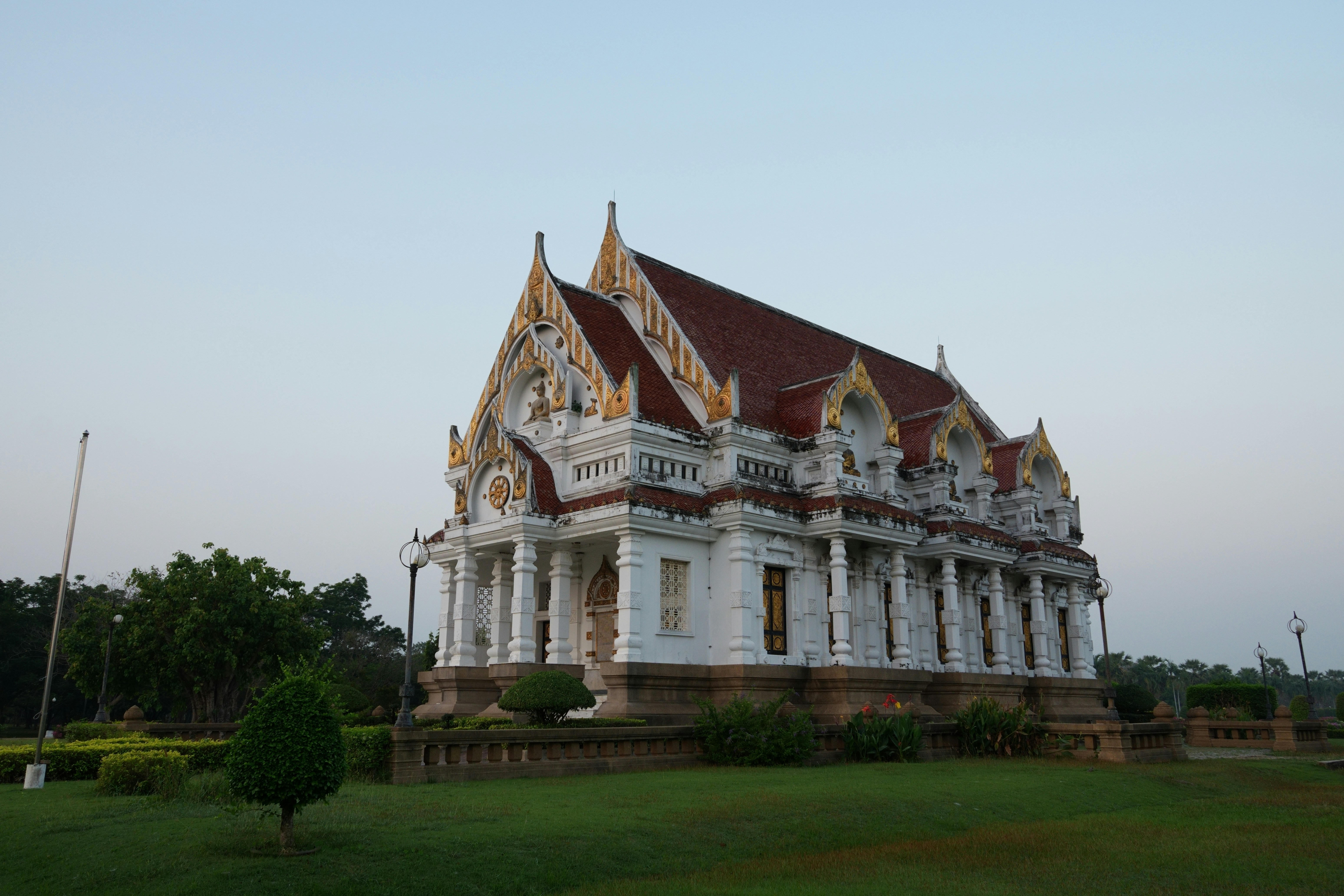 Temple doré au lever du soleil à Luang Prabang