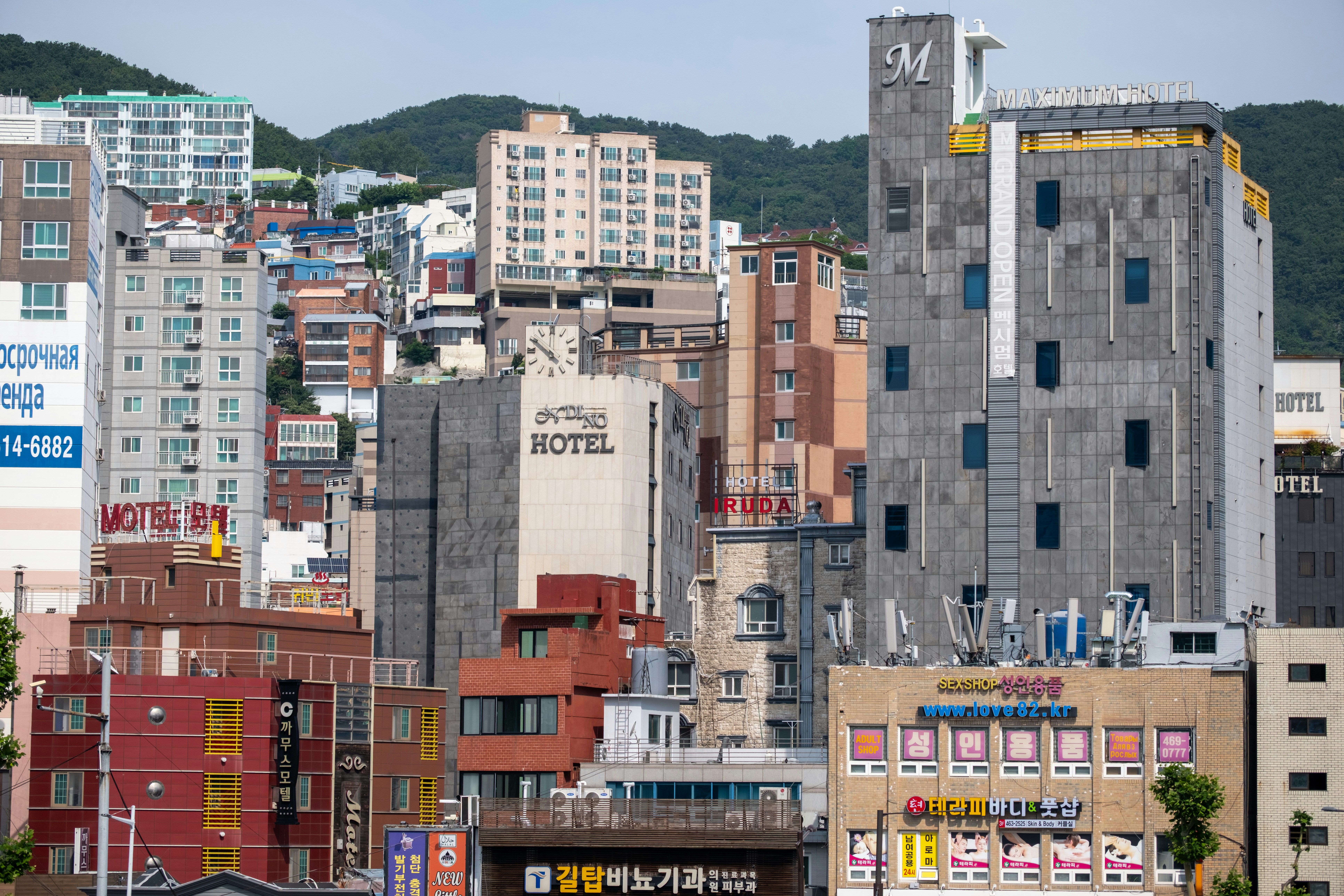 Vue sur la plage de Haeundae à Busan avec les gratte-ciels en arrière-plan